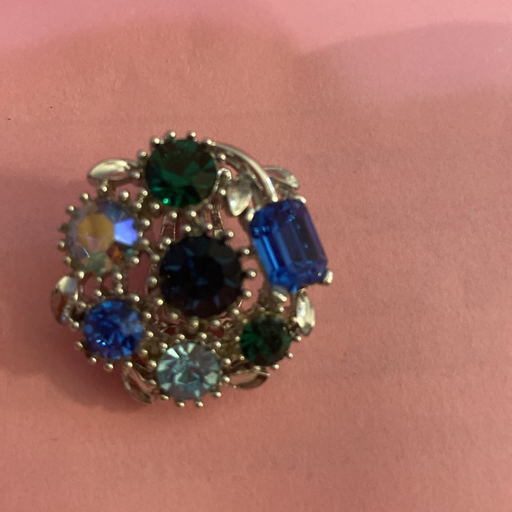 Vintage Lisner Rhinestone Earrings - Picture 2 of 8
